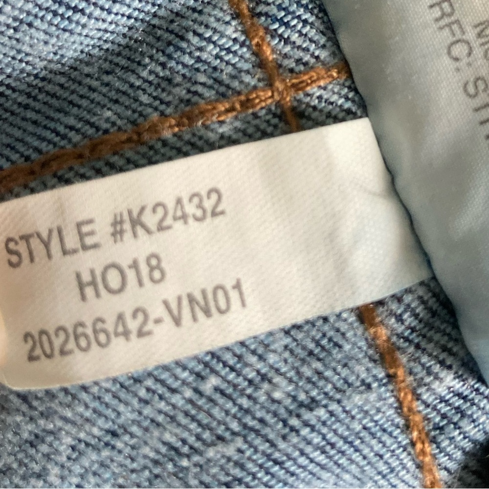 Like New Madewell 10 Inch High Rise Skinny Jeans - Picture 9 of 9